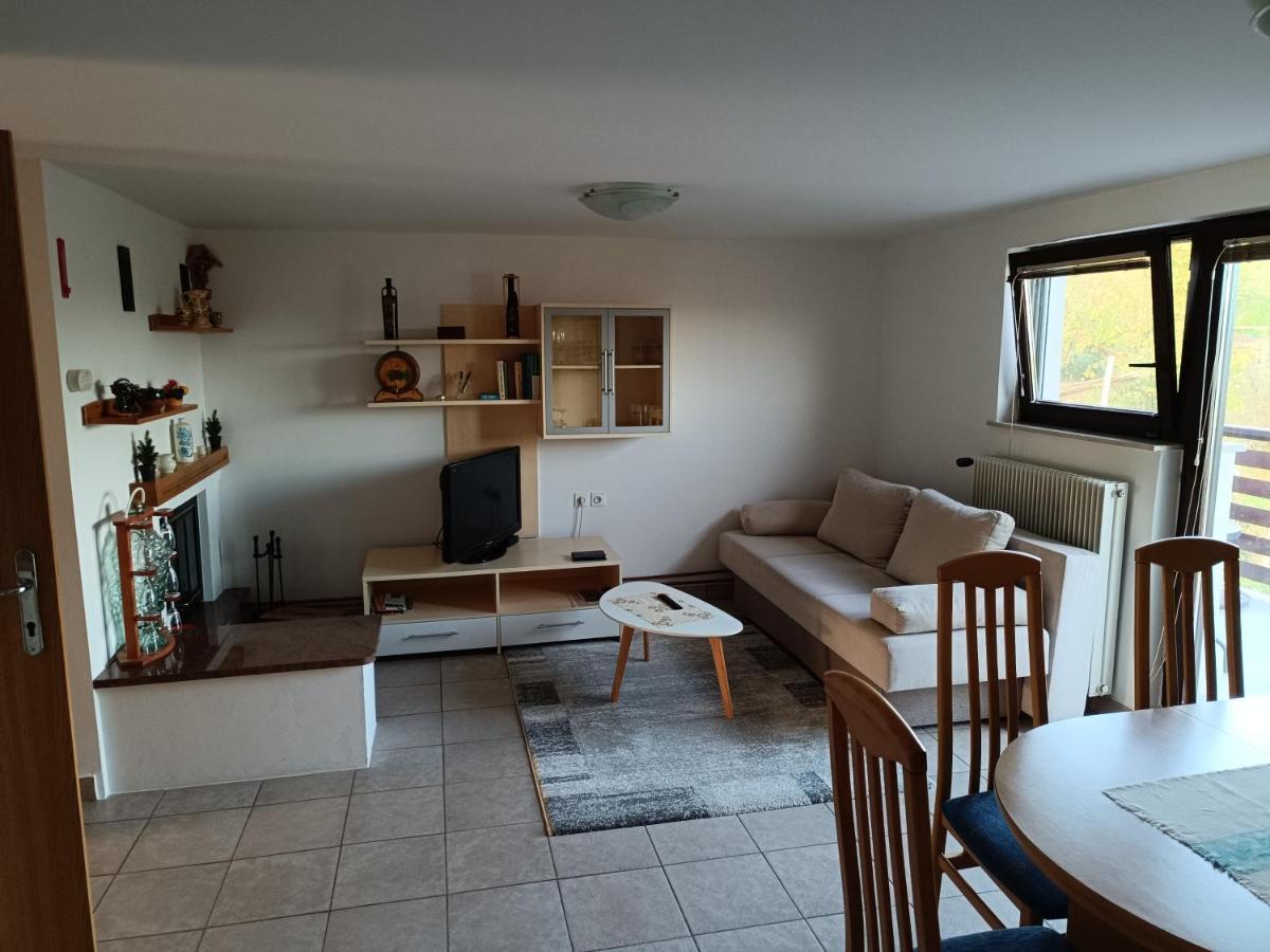 Ferienwohnung Hiska Na Gorci Podčetrtek Exterior foto
